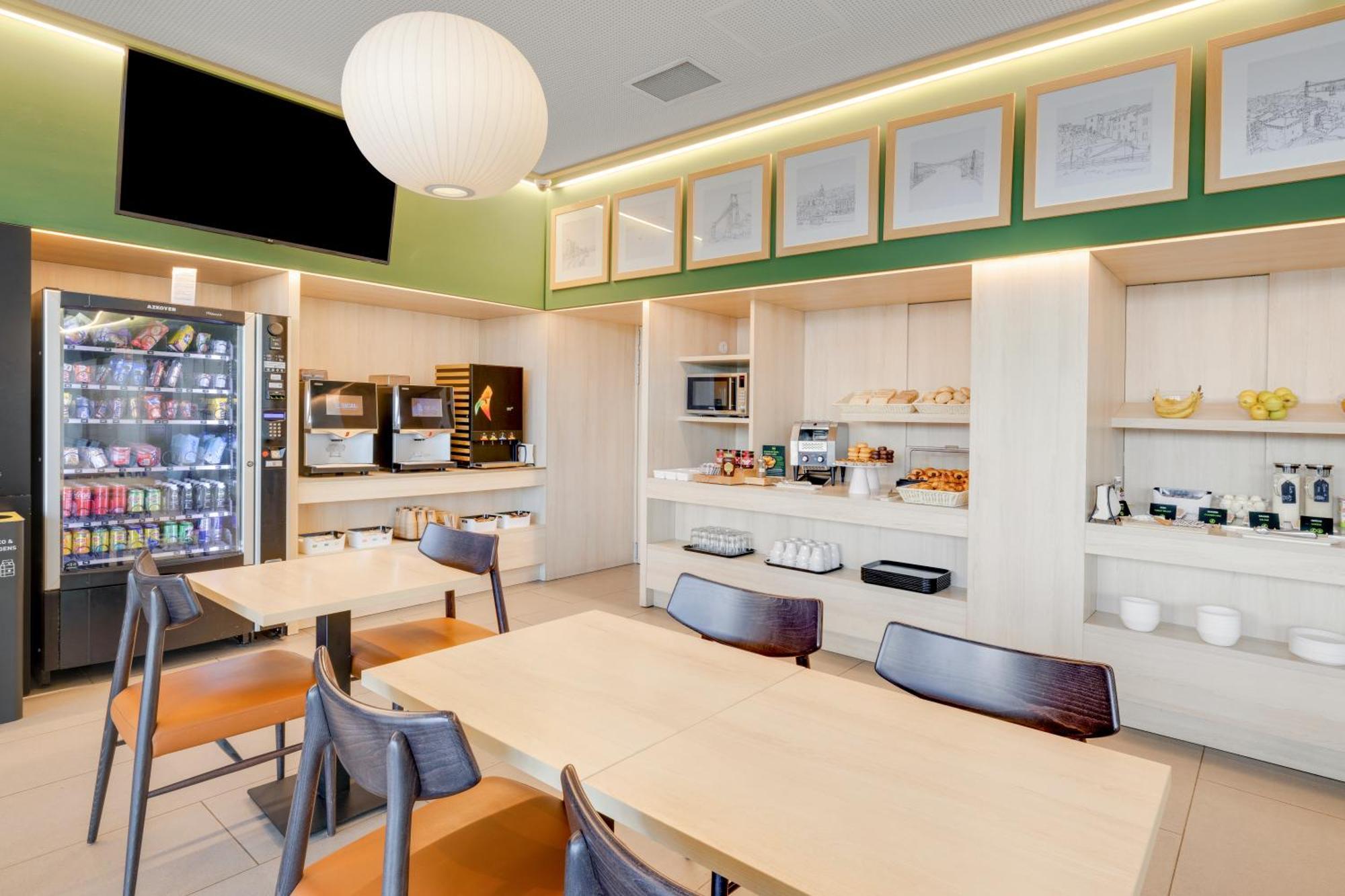 B&B Hotel Famalicao วีลาโนวา เจ ฟามาลีเกา ภายนอก รูปภาพ