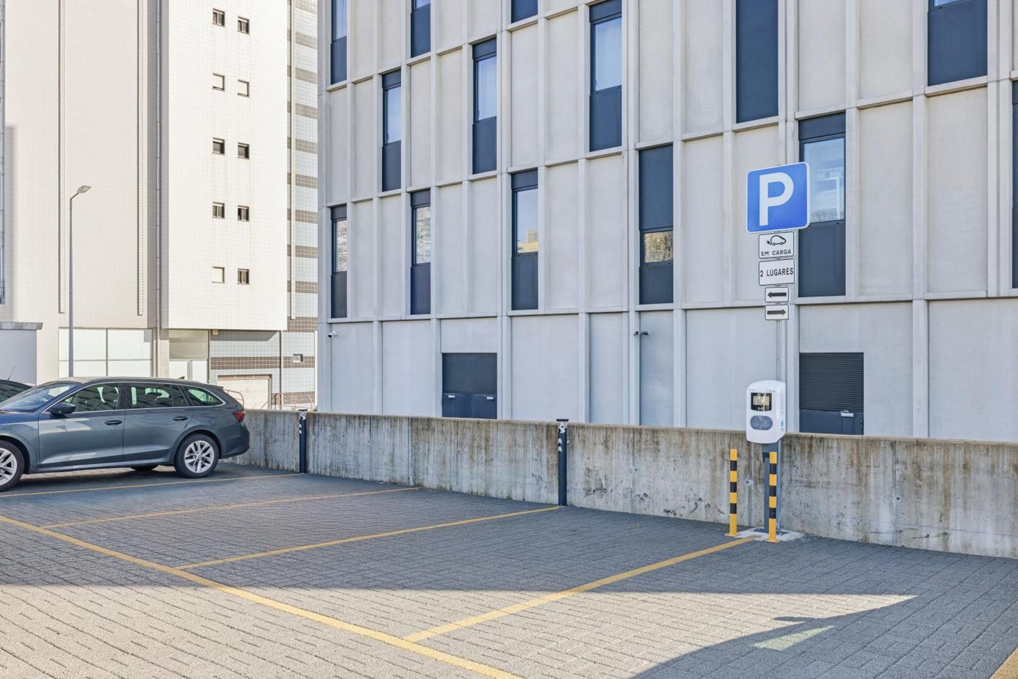 B&B Hotel Famalicao วีลาโนวา เจ ฟามาลีเกา ภายนอก รูปภาพ